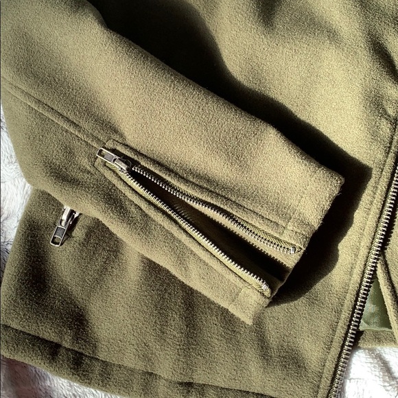 F21 • Zip up Jacket EUC - Picture 3 of 9